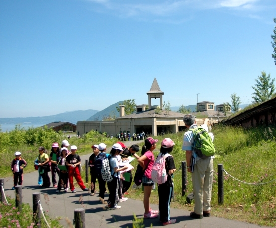 金比羅災害遺構散策路での野外学習