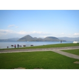 湖畔遊歩道